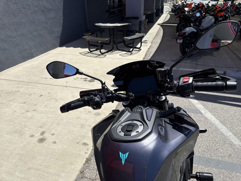 Used 2024 Yamaha MT-09 Image 11