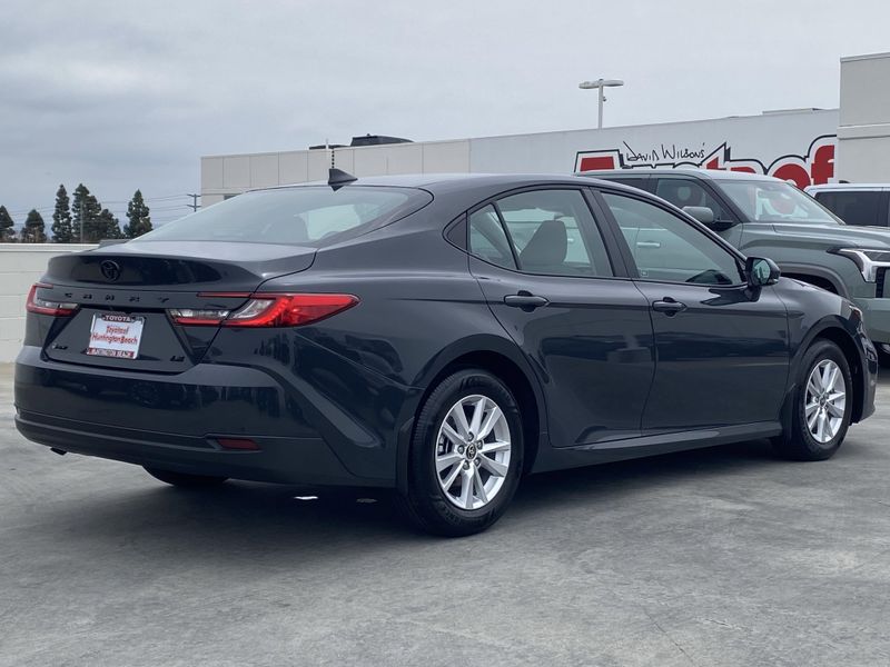 2025 Toyota Camry LEImage 3