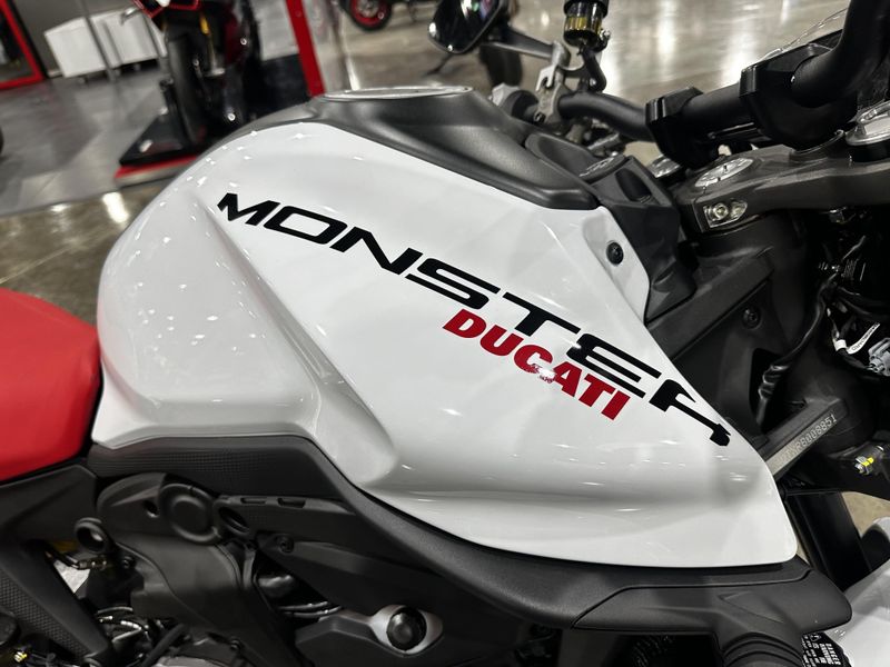 2024 Ducati MONSTER PLUS Image 13