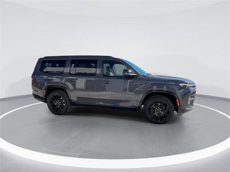 2026 Jeep Grand Grand Wagoneer Wagoneer Limited Reserve 4x4Image 9