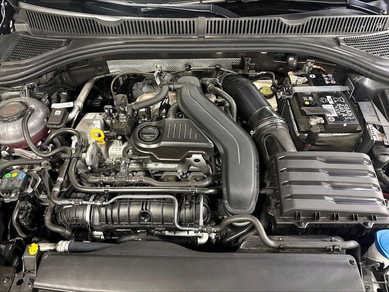 Used 2025 Volkswagen Jetta SE w/SunroofImage 34