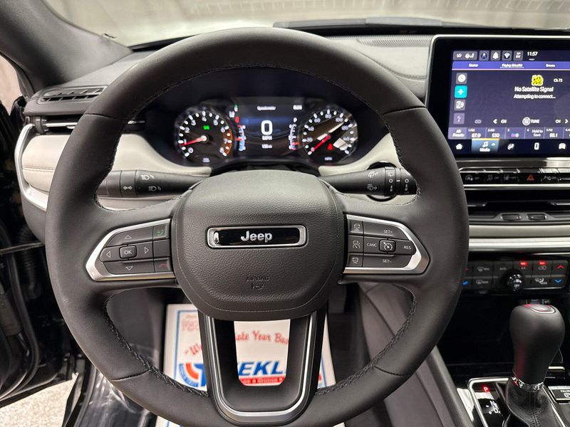 New 2025 Jeep Compass Limited 4x4Image 10