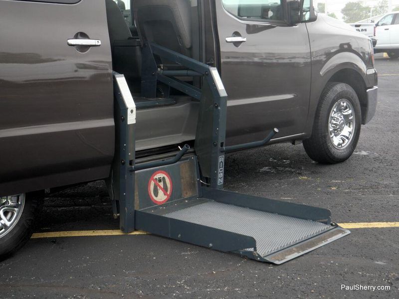 2017 Nissan NV Passenger NV3500 HD SVImage 9