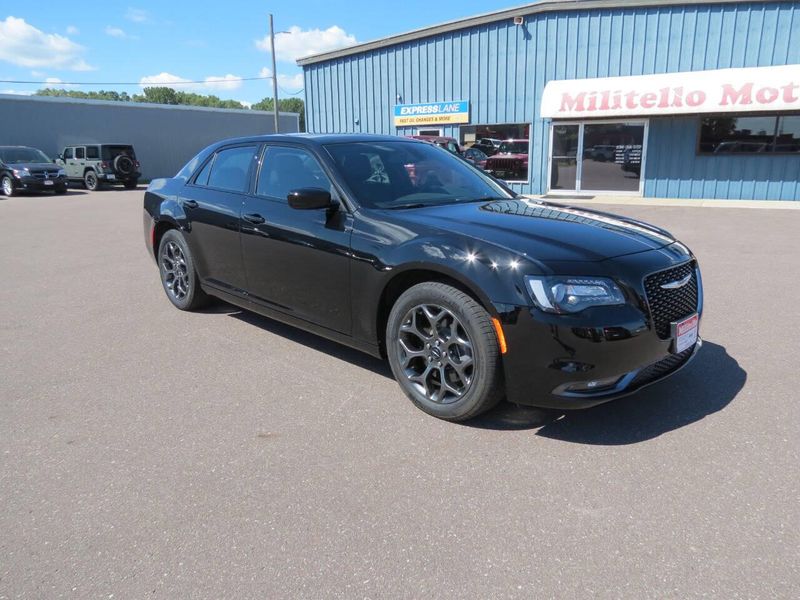 Used 2018 Chrysler 300 S AWD 4dr SedanImage 2