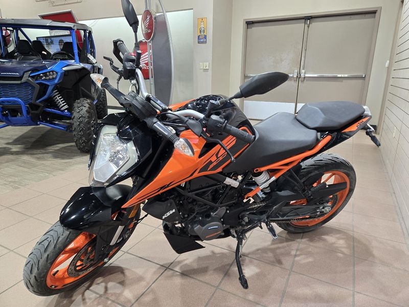 2021 KTM DUKE 200 Image 4