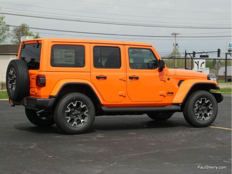 2025 Jeep Wrangler 4-door SaharaImage 10