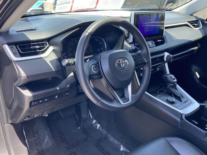 2024 Toyota RAV4 XLE PremiumImage 17