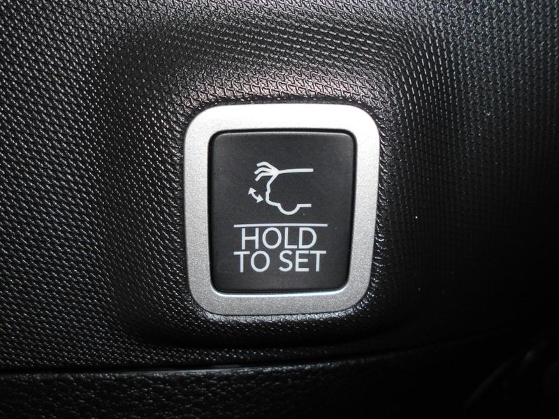 New 2025 Jeep Grand Cherokee Limited 4x4Image 16
