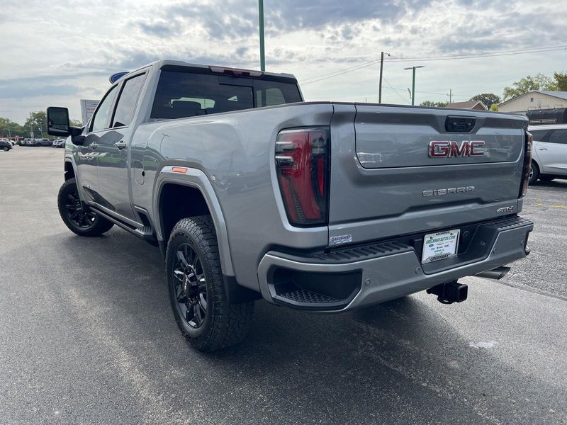 2026 Gmc Sierra HD AT4 photo 9