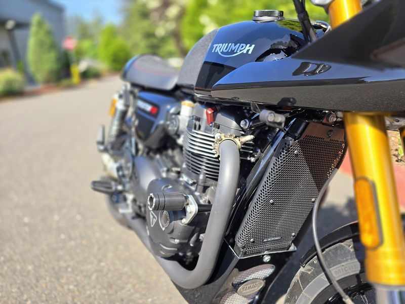 2024 Triumph THRUXTON 1200 RS 