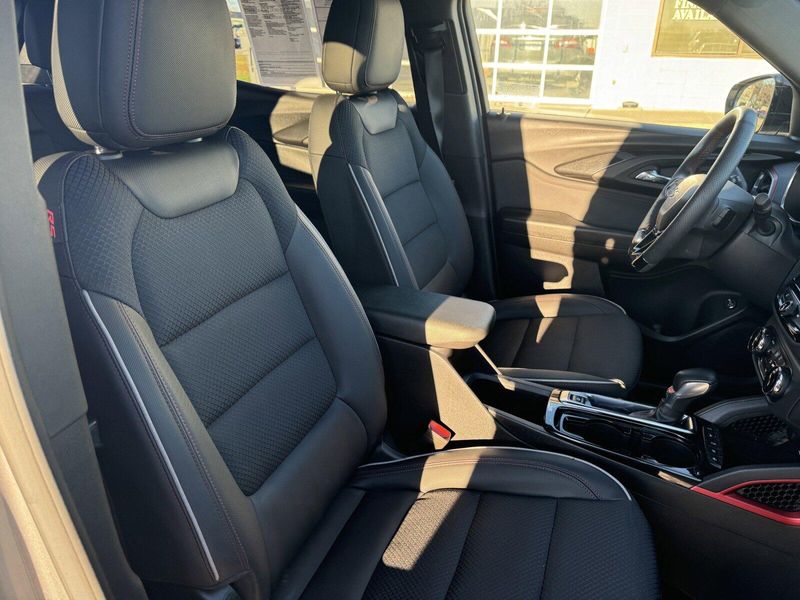 2023 Chevrolet Trailblazer RSImage 17