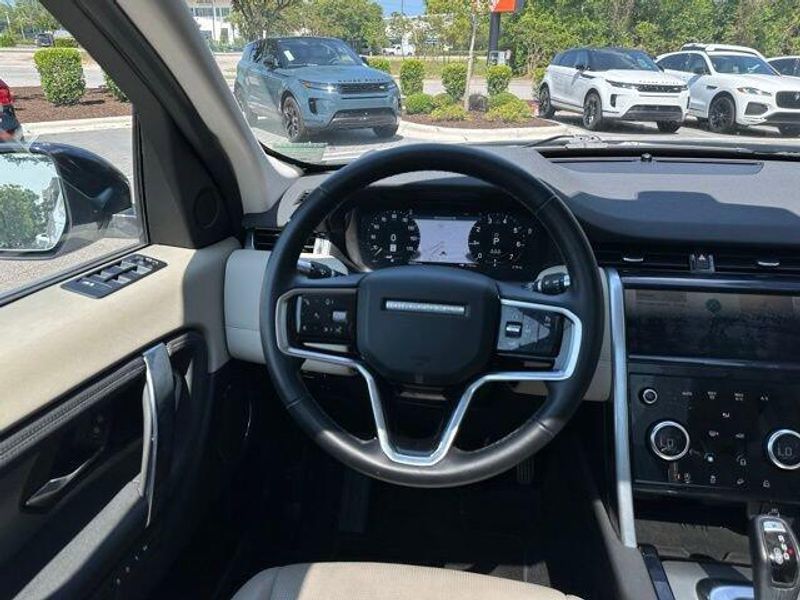 2022 Land Rover Discovery Sport SE