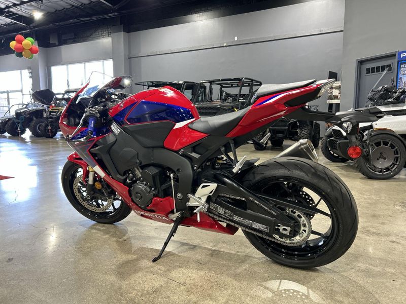 2024 Honda CBR1000RR  in a RED exterior color. Del Amo Motorsports of Redondo Beach (424) 390-7811 delamomotorsports.com 