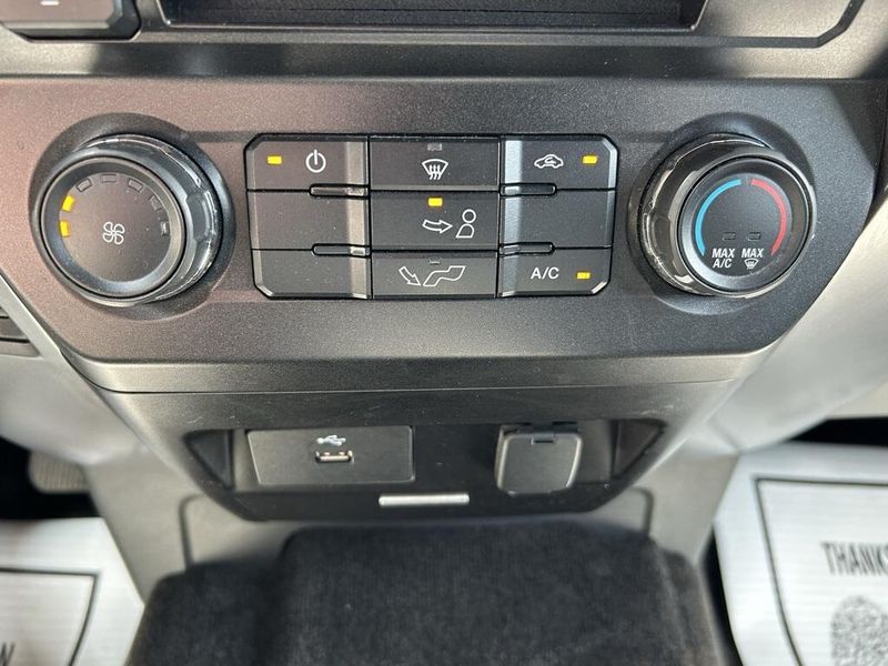 2017 Ford F-150 XLT photo 21