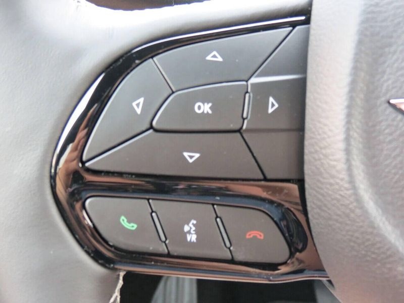 New 2021 Chrysler Pacifica Touring AWD 4dr Mini VanImage 13
