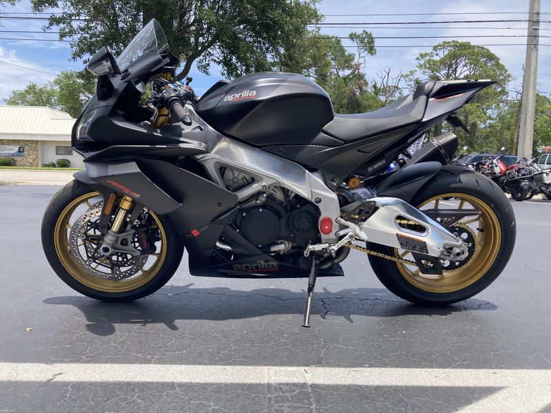 2019 Aprilia RSV4 1100 Factory 