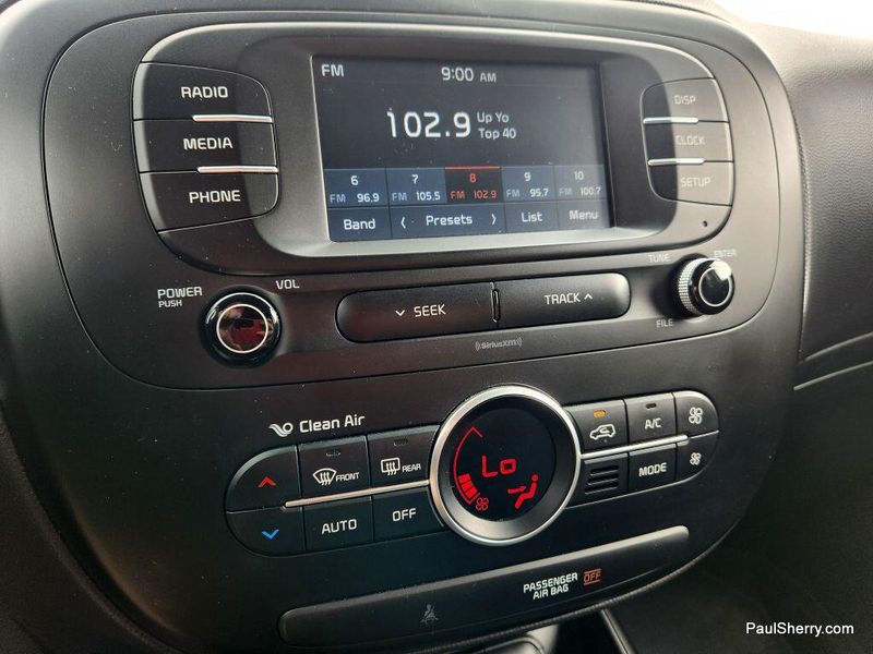 2017 Kia Soul +Image 38
