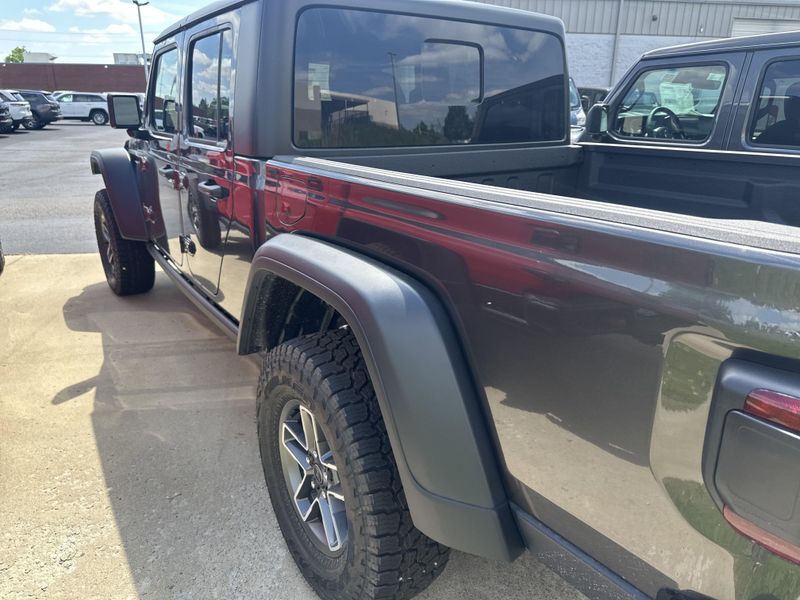 2025 Jeep Gladiator Mojave 4x4Image 12