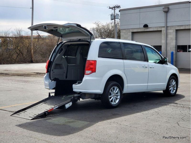 2020 Dodge Grand Caravan SXTImage 17