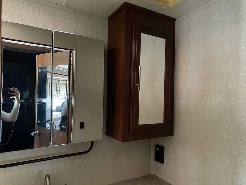 Used 2018 FOREST RIVER FR3 29DS Image 22