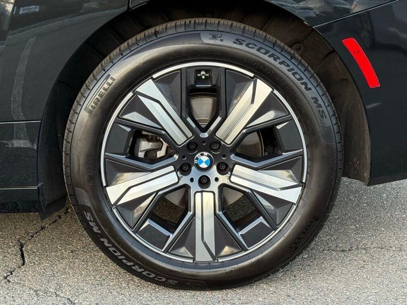 Used 2026 BMW iX xDrive45Image 18