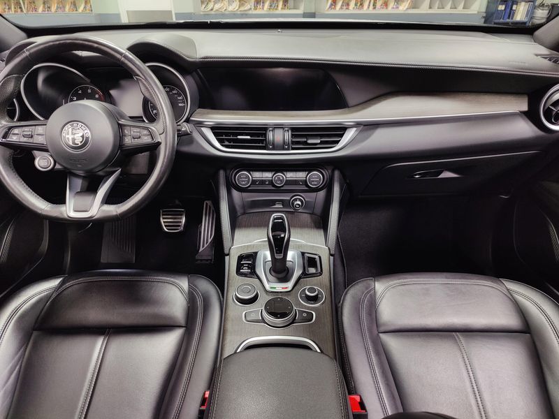 2023 Alfa Romeo Stelvio Ti Premium AWD w/Activ AsstImage 22