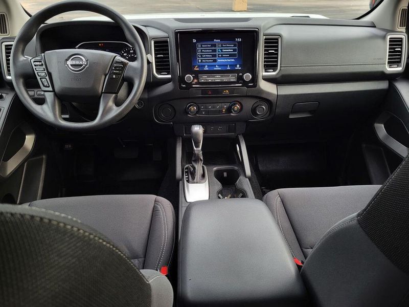 2023 Nissan Frontier SVImage 30