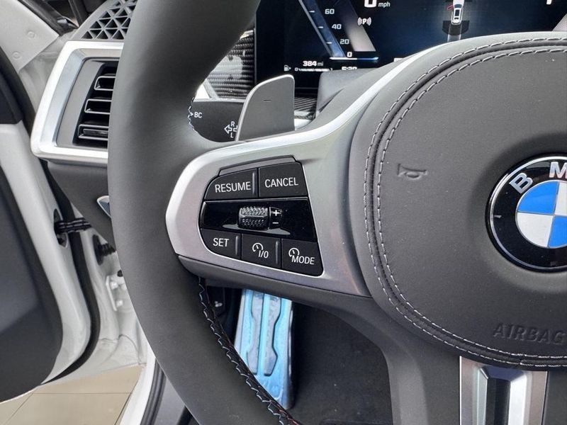 2025 BMW X7 M60iImage 23