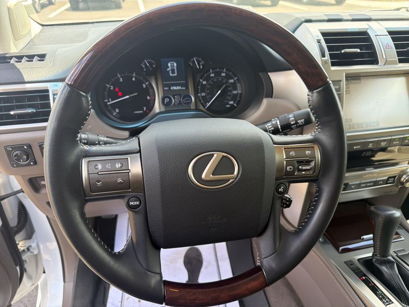 Used 2018 Lexus GX 460 PremiumImage 34
