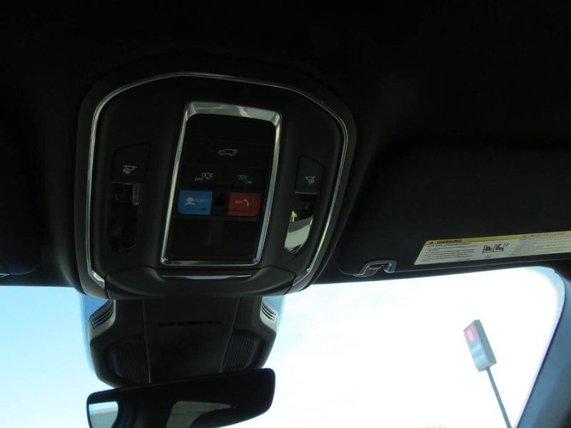 New 2026 Jeep Cherokee Limited 4x4Image 18