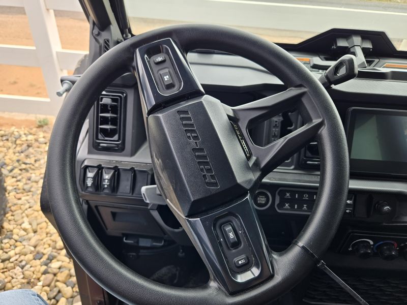 NEW 2026 CAN-AM DEFENDER MAX LIMITED CAB HD11 Image 15