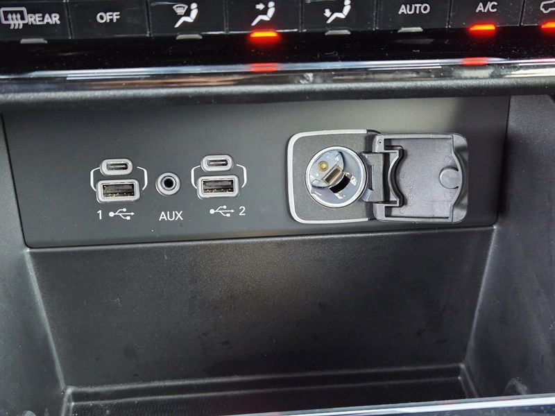 Used 2025 Jeep Grand Cherokee Laredo X 4x2