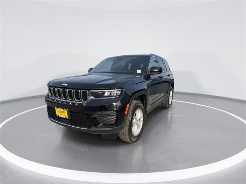 New 2025 Jeep Grand Cherokee Laredo X 4x2Image 4