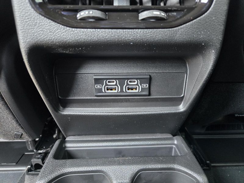 New 2026 Jeep Grand Cherokee L Laredo 4x2