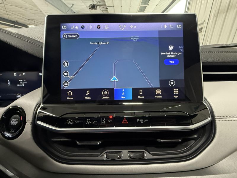 Used 2025 Jeep Compass LimitedImage 30