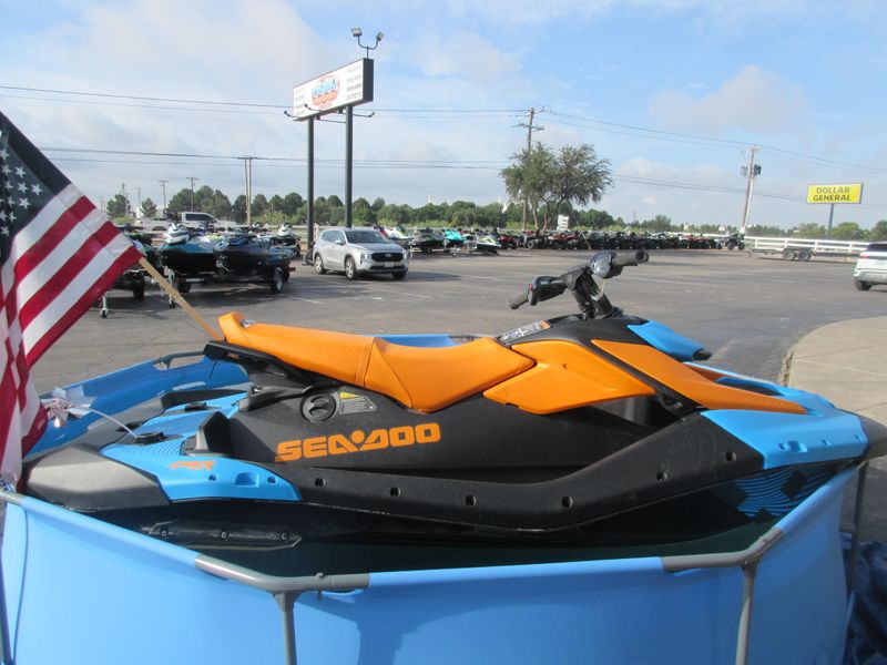 NEW 2026 SEADOO SPARK TRIXX FOR 3 90HP Image 2