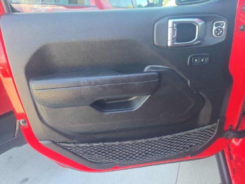 Used 2022 Jeep Gladiator SportImage 10