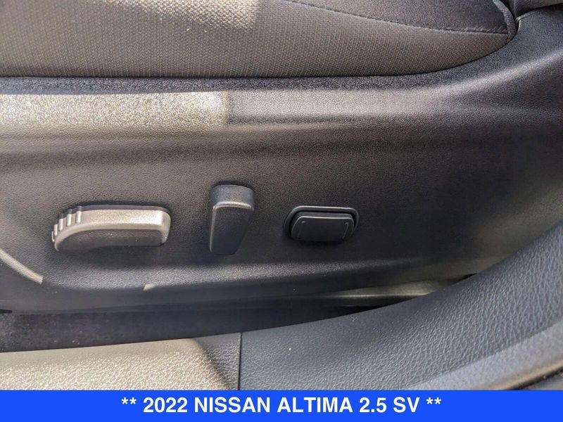 2022 Nissan Altima 2.5 SV photo 10