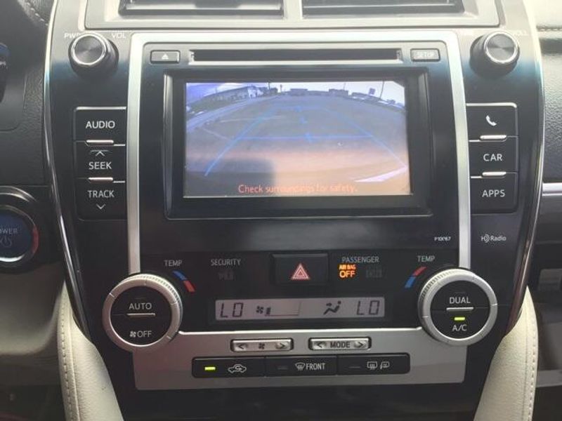 2012 Toyota Camry Hybrid XLEImage 14