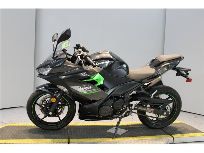 2023 Kawasaki NINJA 400 Image 2