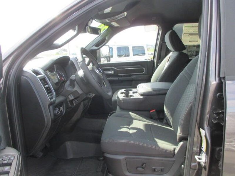 2025 RAM 2500 Big Horn Crew Cab 4x4 6