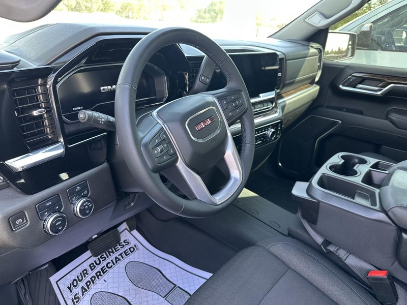 2023 GMC Sierra 1500 ElevationImage 26