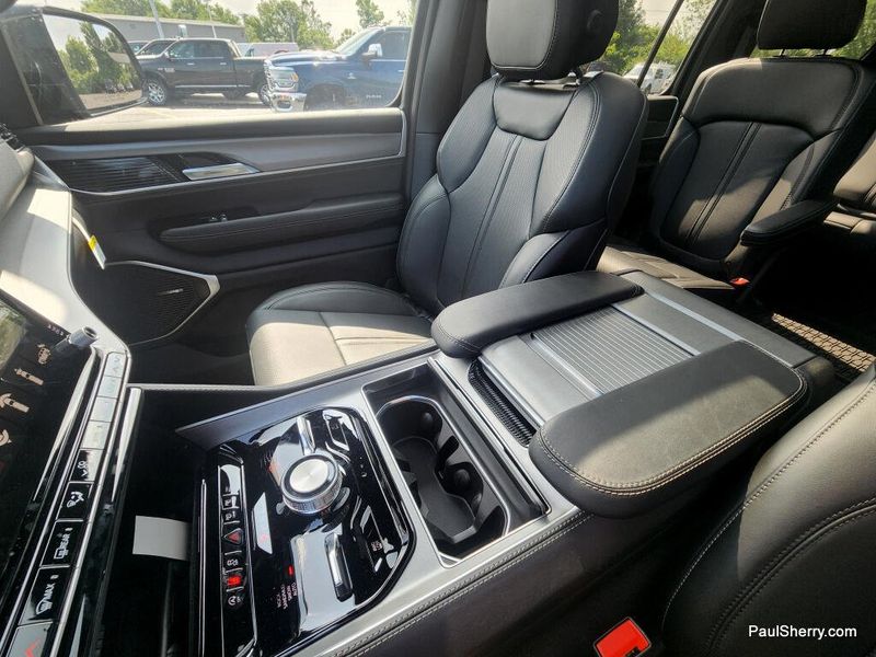 2026 Jeep Grand Wagoneer Upland 4x4