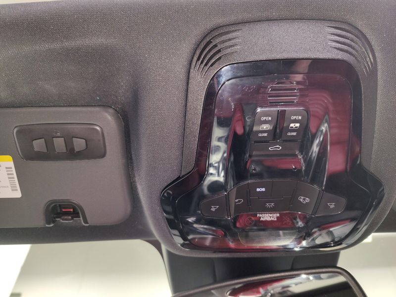 Used 2024 Alfa Romeo Giulia Ti AWD w/Performance Driving PkgImage 25