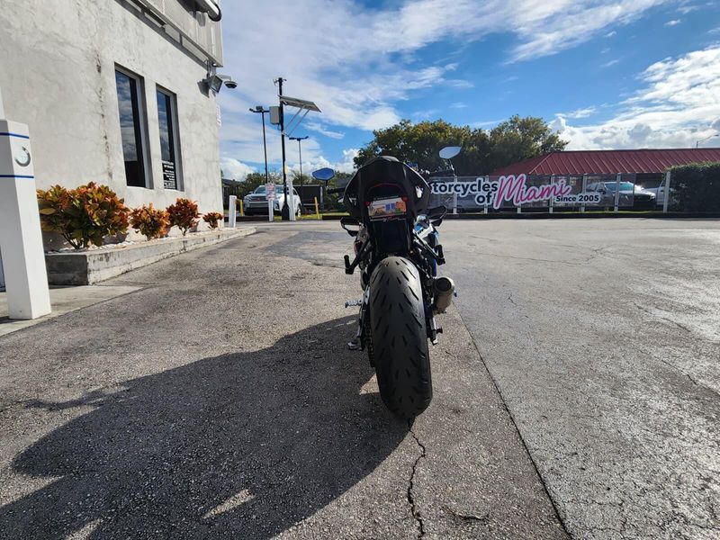 2023 BMW M 1000 RImage 8