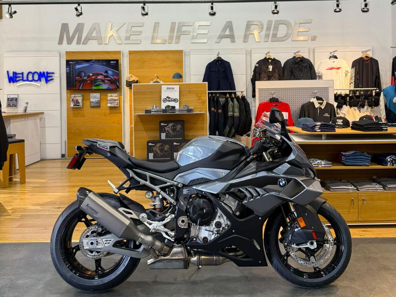 2026 BMW S 1000 RRImage 1