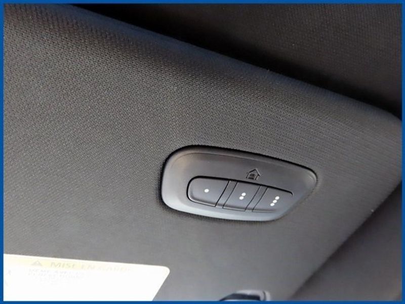 2023 RAM 1500 LaramieImage 18
