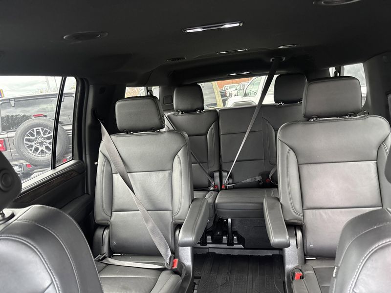 Used 2022 Chevrolet Suburban Z71Image 39