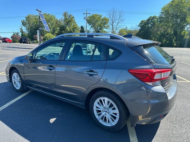 2018 Subaru Impreza Premium photo 8
