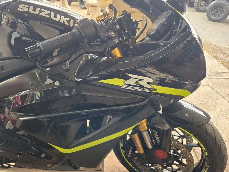 USED 2023 SUZUKI GSXR1000R CA Image 9